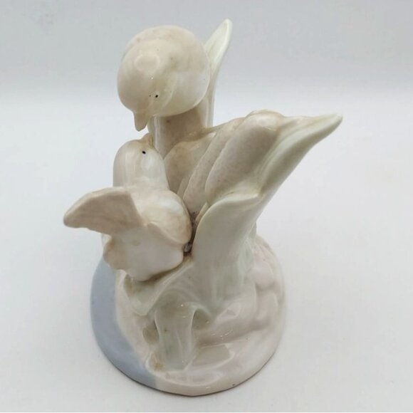 Porcelain Love Birds Cattails Figurine Vintage Sparrows Sculpture Spring - Picture 4 of 6